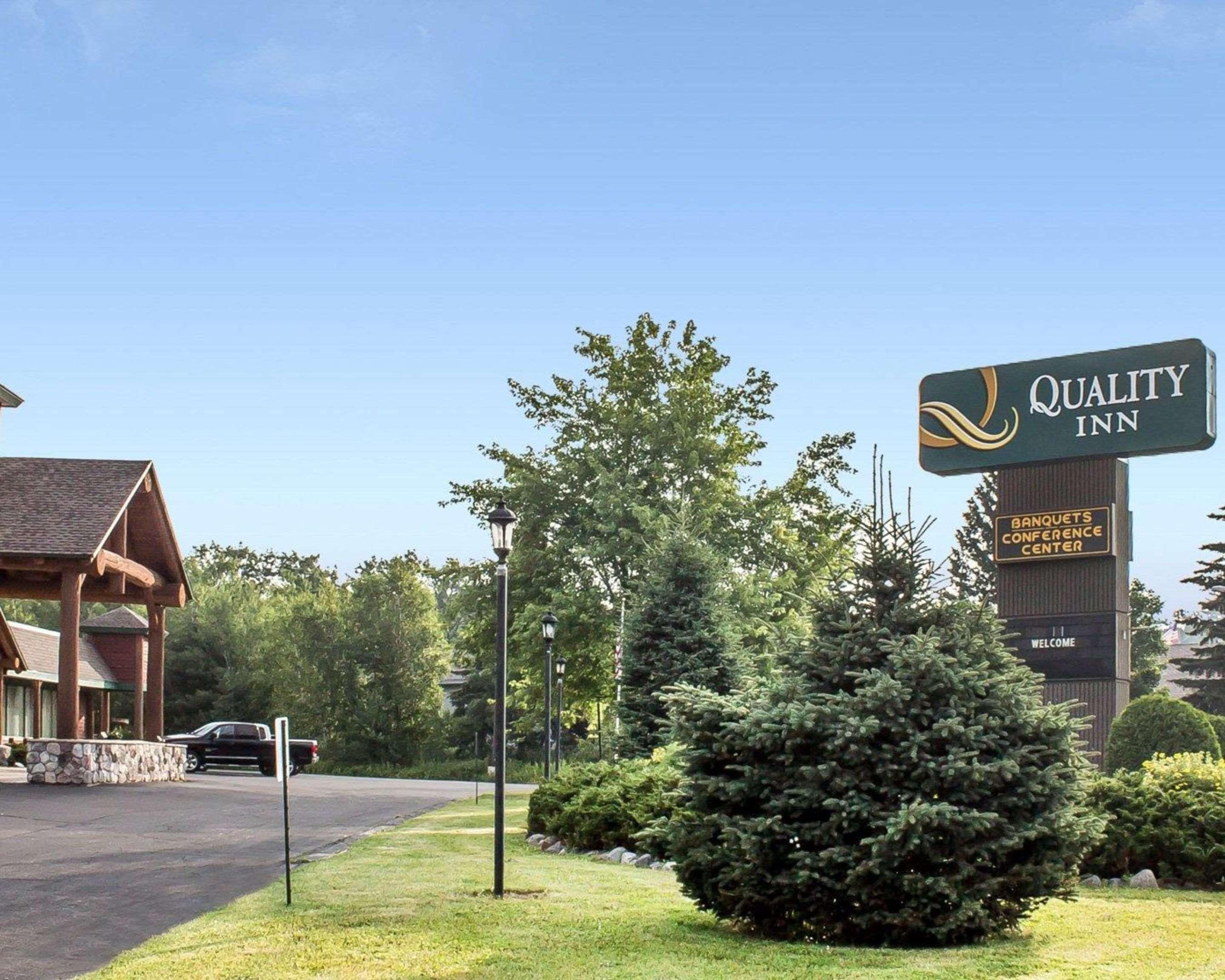 Quality Inn Rhinelander Exterior photo